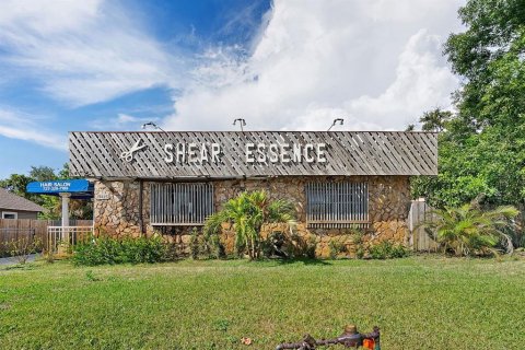 Propiedad comercial en venta en Saint Petersburg, Florida, 152.36 m2 № 2099529 - foto 28