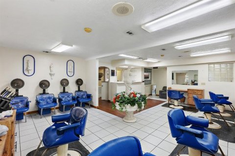 Propiedad comercial en venta en Saint Petersburg, Florida, 152.36 m2 № 2099529 - foto 10