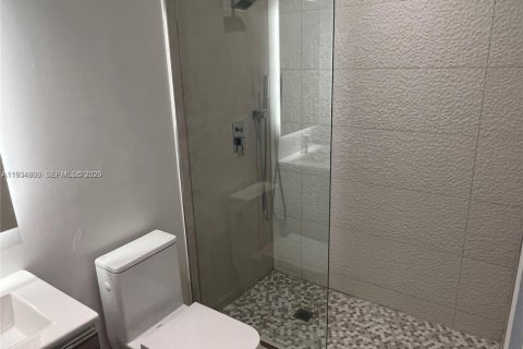 Condominio en venta en Miami, Florida, 2 dormitorios, 75.16 m2 № 2000400 - foto 3