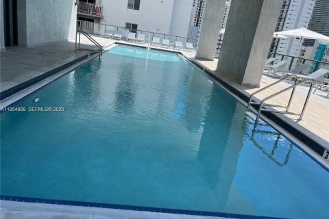 Condominio en venta en Miami, Florida, 2 dormitorios, 75.16 m2 № 2000400 - foto 13