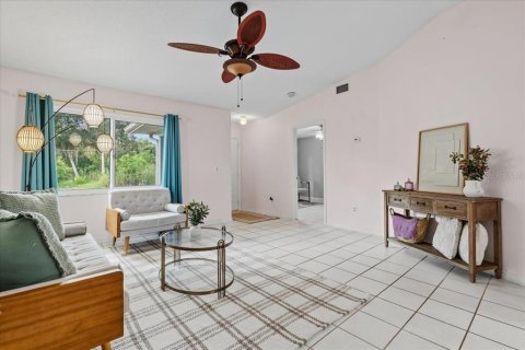 Casa en venta en Port Charlotte, Florida, 3 dormitorios, 126.35 m2 № 1902466 - foto 5