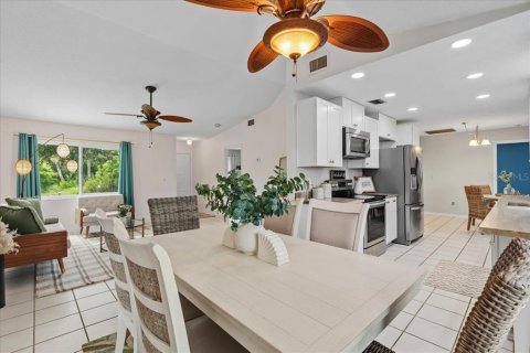 Casa en venta en Port Charlotte, Florida, 3 dormitorios, 126.35 m2 № 1902466 - foto 9