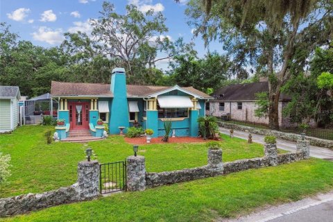 House in New Port Richey, Florida 4 bedrooms, 182.46 sq.m. № 1820638 - photo 3