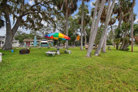 House in New Port Richey, Florida 4 bedrooms, 182.46 sq.m. № 1820638 - photo 14