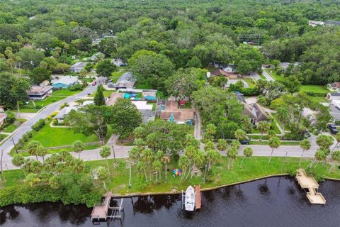 House in New Port Richey, Florida 4 bedrooms, 182.46 sq.m. № 1820638 - photo 7