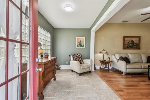 House in New Port Richey, Florida 4 bedrooms, 182.46 sq.m. № 1820638 - photo 18