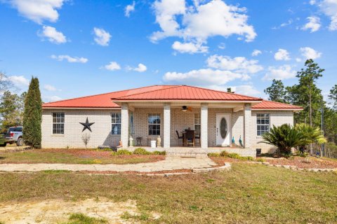 House in Westville, Florida 3 bedrooms, 224.54 sq.m. № 559598 - photo 1