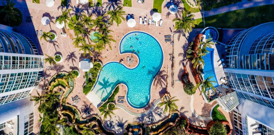 Студия в кондо в Санни-Айлс-Бич, Флорида № 2048270