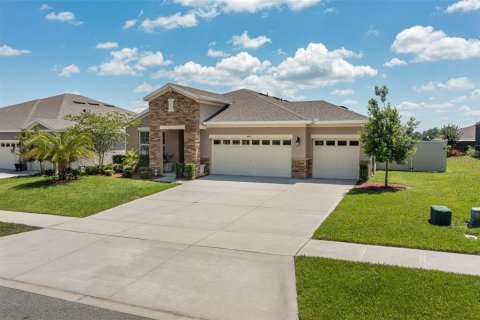 Villa ou maison à vendre à Clermont, Floride: 4 chambres, 195.56 m2 № 2400494 - photo 2