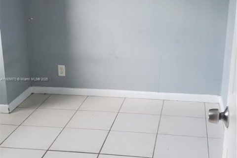 Villa ou maison à louer à Coral Springs, Floride: 3 chambres, 337.42 m2 № 1959740 - photo 4