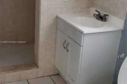 Villa ou maison à louer à Coral Springs, Floride: 3 chambres, 337.42 m2 № 1959740 - photo 5