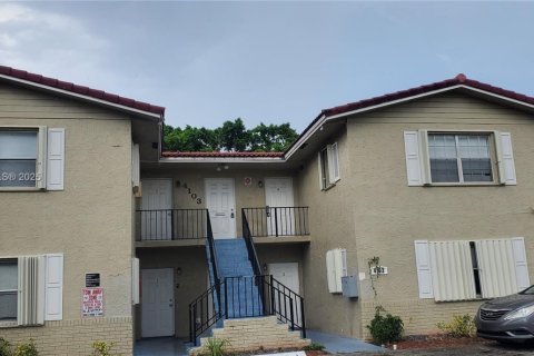 Villa ou maison à louer à Coral Springs, Floride: 3 chambres, 337.42 m2 № 1959740 - photo 1