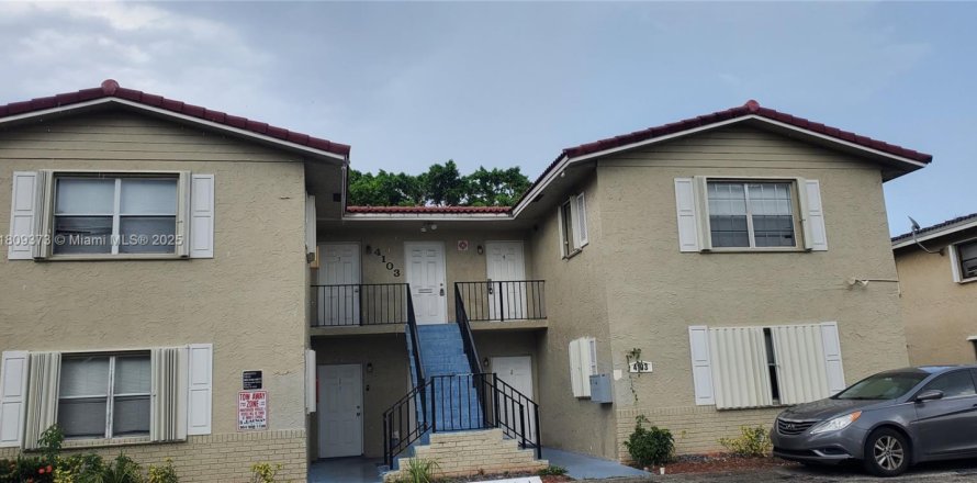 Villa ou maison à Coral Springs, Floride 3 chambres, 337.42 m2 № 1959740