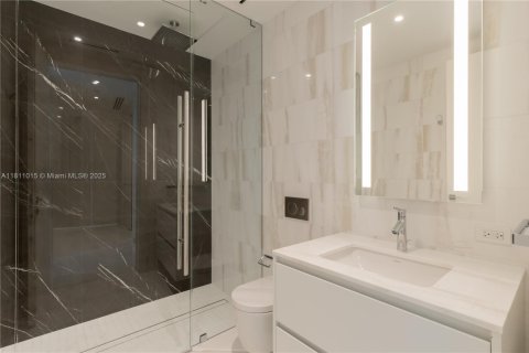 Condo in Miami, Florida, 4 bedrooms  № 1762725 - photo 20