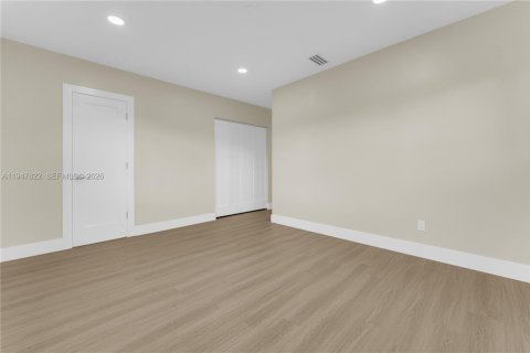 Villa ou maison à vendre à North Miami, Floride: 4 chambres, 172.61 m2 № 2004737 - photo 17