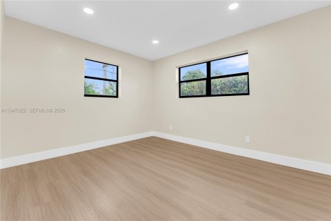 Villa ou maison à vendre à North Miami, Floride: 4 chambres, 172.61 m2 № 2004737 - photo 23