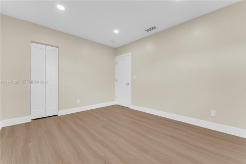 Villa ou maison à vendre à North Miami, Floride: 4 chambres, 172.61 m2 № 2004737 - photo 24
