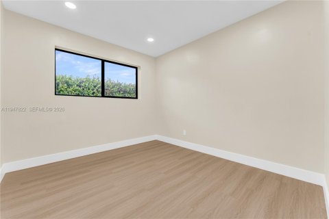 Villa ou maison à vendre à North Miami, Floride: 4 chambres, 172.61 m2 № 2004737 - photo 21