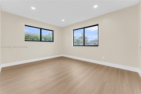Villa ou maison à vendre à North Miami, Floride: 4 chambres, 172.61 m2 № 2004737 - photo 15