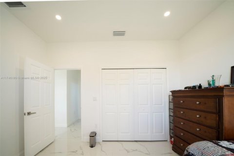 House in Lehigh Acres, Florida 3 bedrooms № 1862722 - photo 23