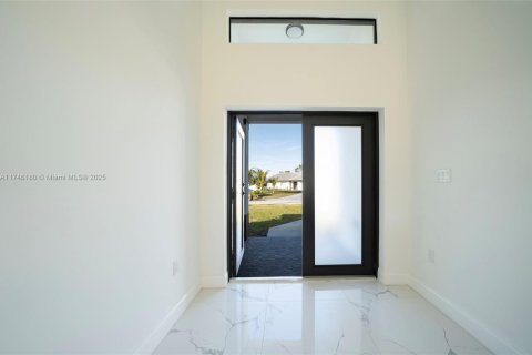 House in Lehigh Acres, Florida 3 bedrooms № 1862722 - photo 4