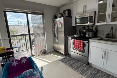 Снять в аренду кондоминиум в Хайалиа, Флорида 2 спальни, 75.44м2, № 2003704 - фото 5