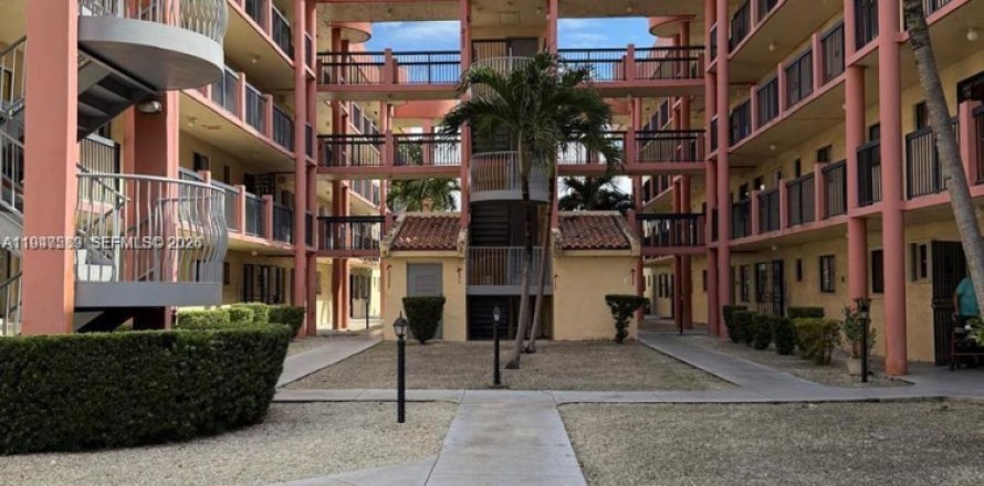 Кондоминиум с 2 спальнями в Хайалиа, Флорида № 2003704