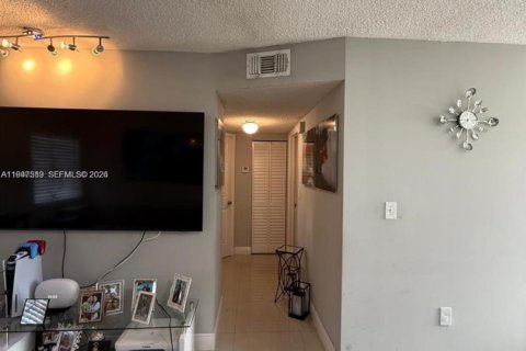 Снять в аренду кондоминиум в Хайалиа, Флорида 2 спальни, 75.44м2, № 2003704 - фото 10