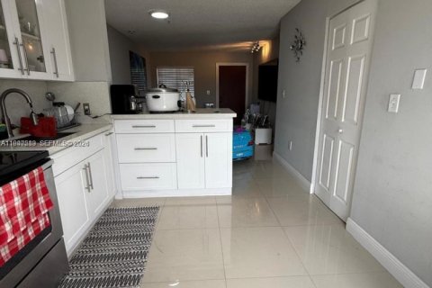 Снять в аренду кондоминиум в Хайалиа, Флорида 2 спальни, 75.44м2, № 2003704 - фото 7