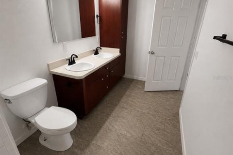 Apartment in Leesburg, Florida 3 bedrooms, 172.24 sq.m. № 2218748 - photo 6