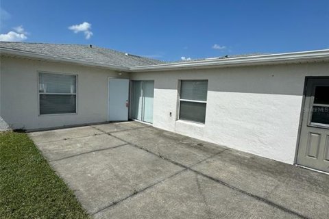 Apartment in Leesburg, Florida 3 bedrooms, 172.24 sq.m. № 2218748