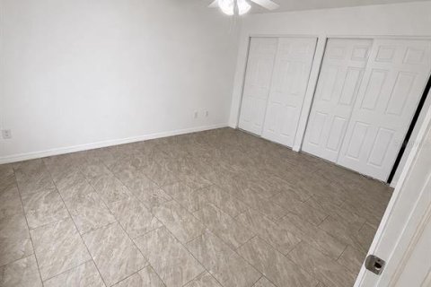 Apartment in Leesburg, Florida 3 bedrooms, 172.24 sq.m. № 2218748 - photo 3