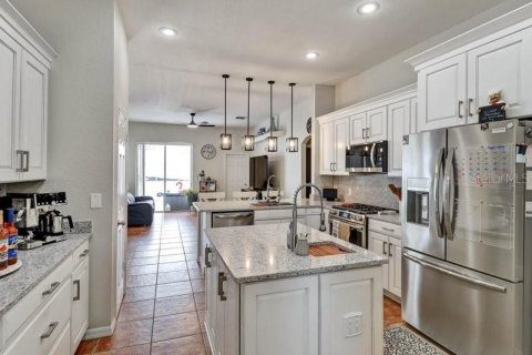 House in Davenport, Florida 4 bedrooms, 220.64 sq.m. № 2368944 - photo 20