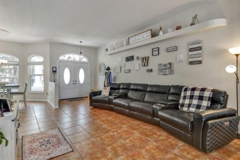 House in Davenport, Florida 4 bedrooms, 220.64 sq.m. № 2368944 - photo 8