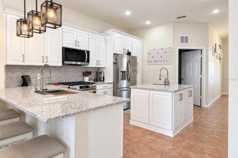House in Davenport, Florida 4 bedrooms, 220.64 sq.m. № 2368944 - photo 13