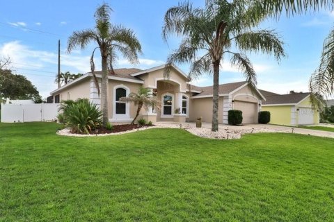House in Davenport, Florida 4 bedrooms, 220.64 sq.m. № 2368944 - photo 2