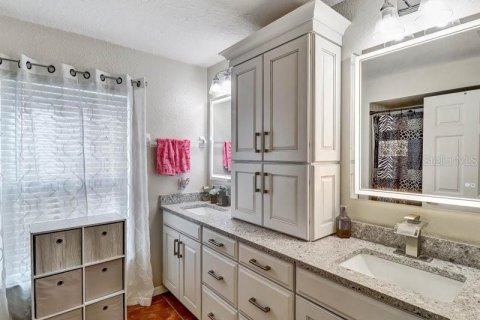 House in Davenport, Florida 4 bedrooms, 220.64 sq.m. № 2368944 - photo 29