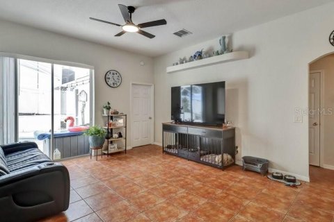 House in Davenport, Florida 4 bedrooms, 220.64 sq.m. № 2368944 - photo 11