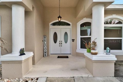 House in Davenport, Florida 4 bedrooms, 220.64 sq.m. № 2368944 - photo 4