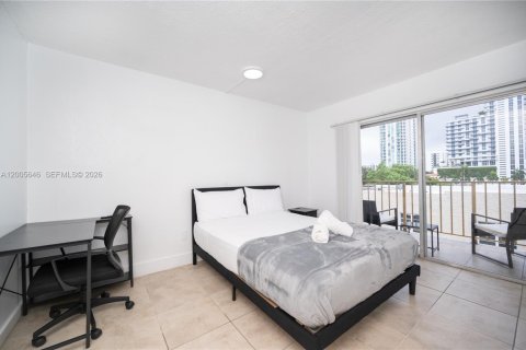 Apartment in Miami, Florida 3 bedrooms, 79.9 sq.m. № 2069644 - photo 12