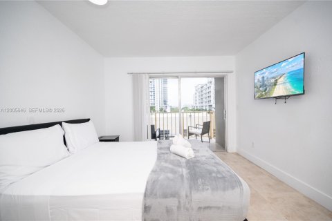 Apartment in Miami, Florida 3 bedrooms, 79.9 sq.m. № 2069644 - photo 13