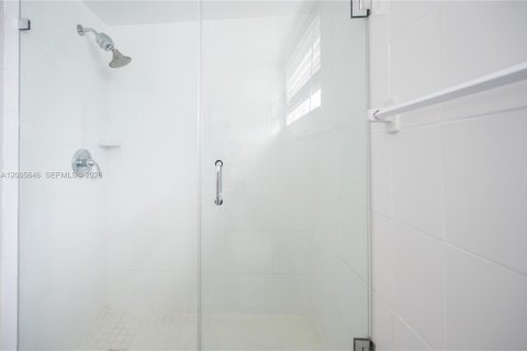 Apartment in Miami, Florida 3 bedrooms, 79.9 sq.m. № 2069644 - photo 10