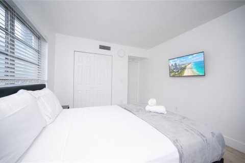 Apartment in Miami, Florida 3 bedrooms, 79.9 sq.m. № 2069644 - photo 11