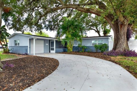 Casa en Tampa, Florida 3 dormitorios, 146.6 m2 № 2371740
