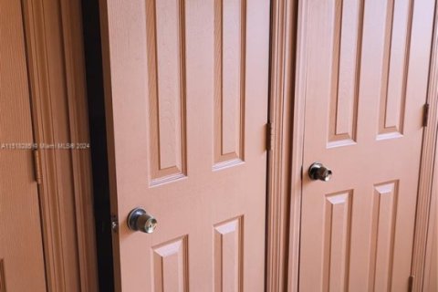 Снять в аренду квартиру в Халландейл-Бич, Флорида 2 спальни, 101.45м2, № 1984978 - фото 22