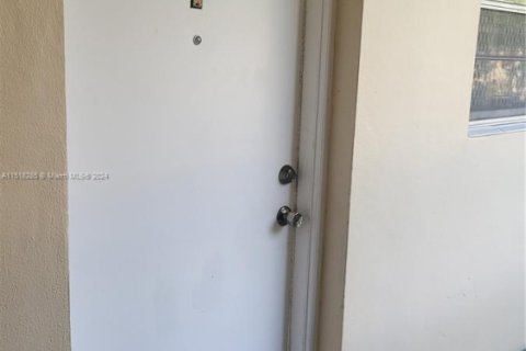 Снять в аренду квартиру в Халландейл-Бич, Флорида 2 спальни, 101.45м2, № 1984978 - фото 11