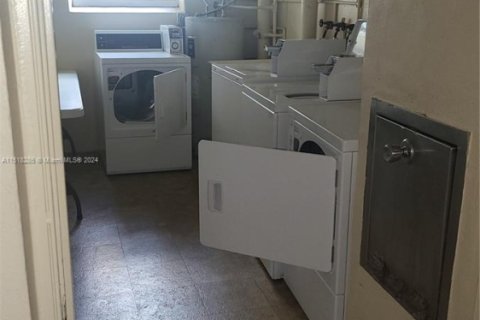 Снять в аренду квартиру в Халландейл-Бич, Флорида 2 спальни, 101.45м2, № 1984978 - фото 7