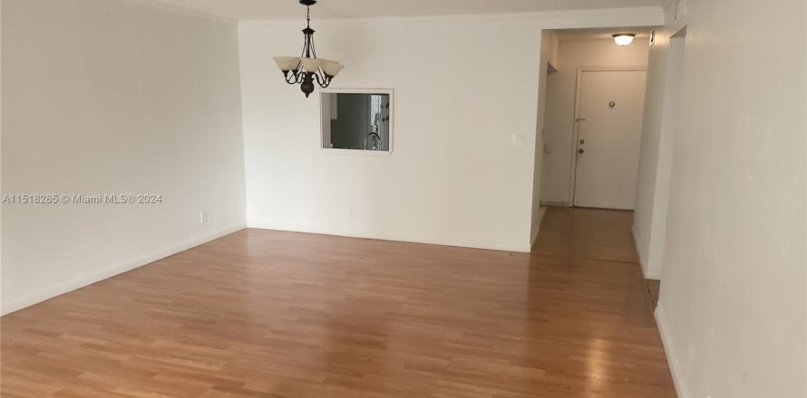 Квартира в Халландейл-Бич, Флорида 2 спальни, 101.45м2 № 1984978