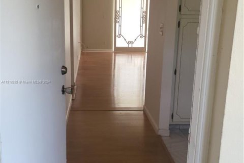 Снять в аренду квартиру в Халландейл-Бич, Флорида 2 спальни, 101.45м2, № 1984978 - фото 13