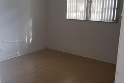 Снять в аренду квартиру в Халландейл-Бич, Флорида 2 спальни, 101.45м2, № 1984978 - фото 4